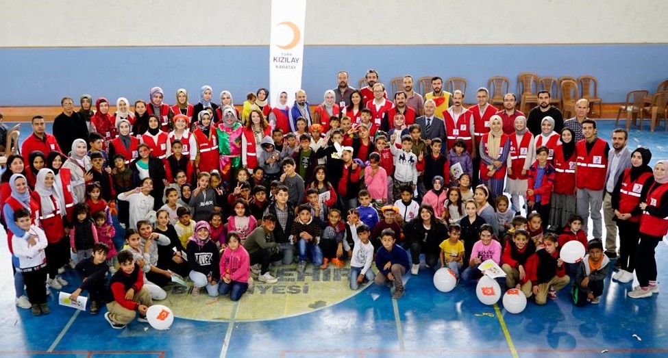 Kızılay Karatay ’’Yetime İkram’’ Ediyor