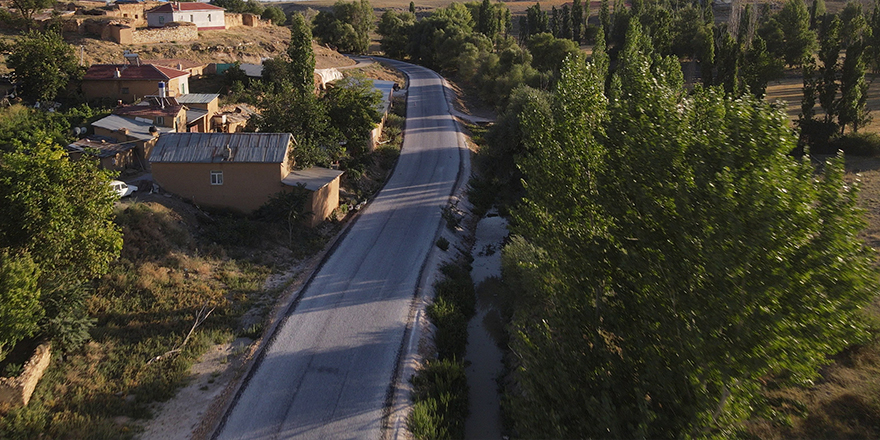 Sarayönü ilçesinde 47,8 kilometre daha mahalle yolu yapıldı