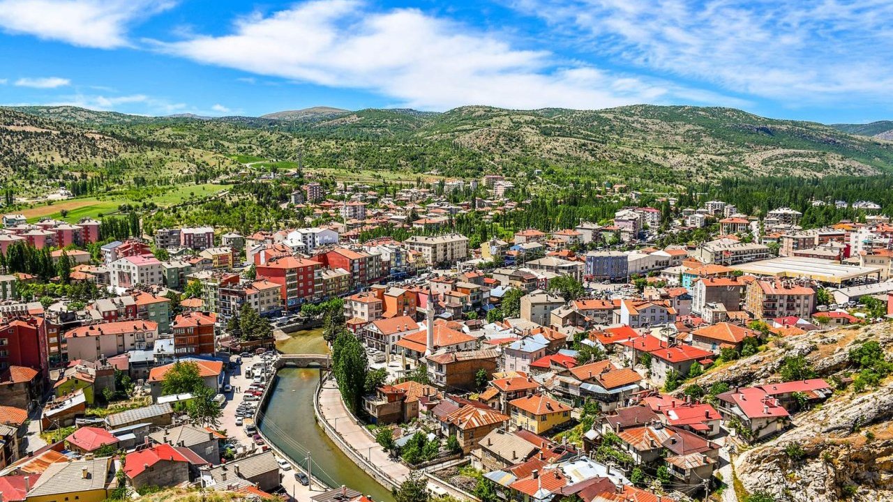 Konya’nın Tarihi İlçesi Bozkır: Geçmişi, Lezzetleri ve Gezilecek Yerleriyle Göz Kamaştırıyor!