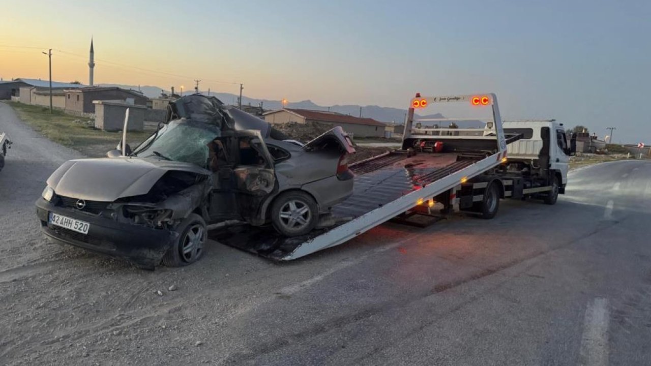 Konya'da acı kaza! Beton direğe çarpan aracın sürücüsü yaşamını yitirdi