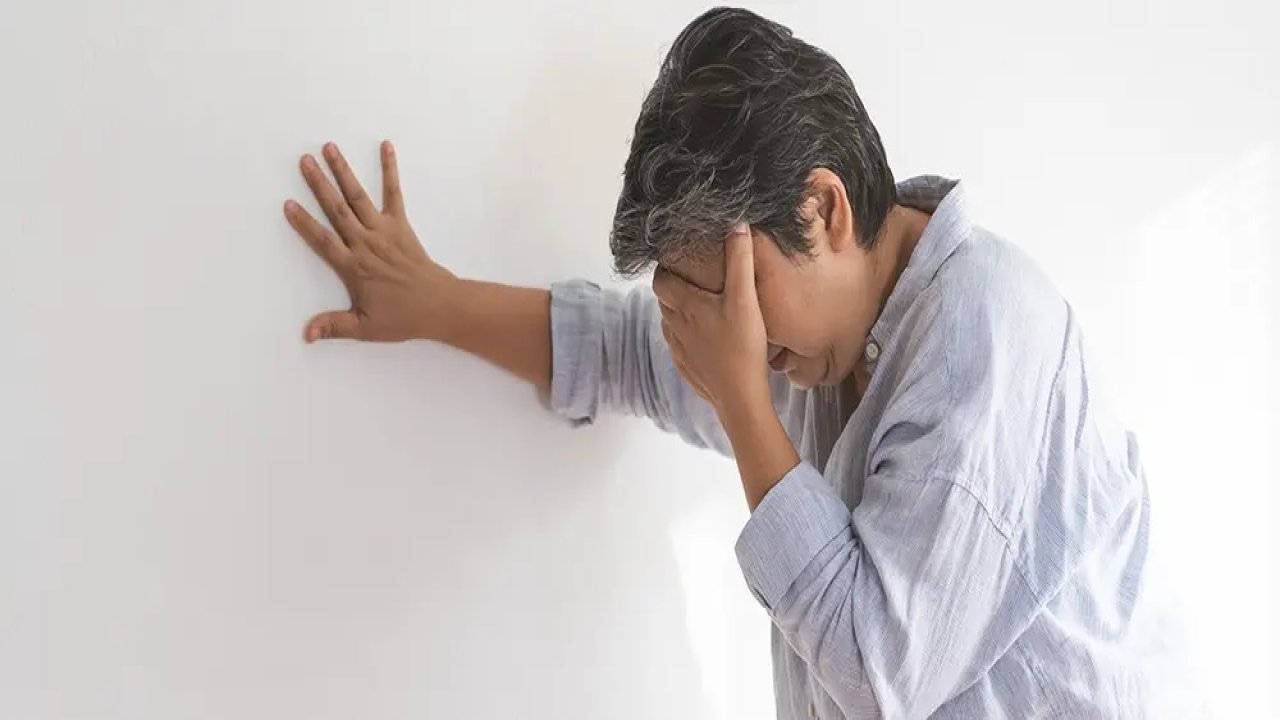 Kalkınca Gözleriniz Kararıyorsa Dikkat! Sebebi Tansiyon Olabilir!