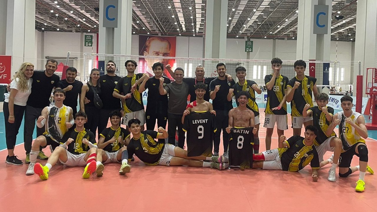 Konya Büyükşehir Belediyespor'dan voleybolda büyük başarı: Son 8'e girdi