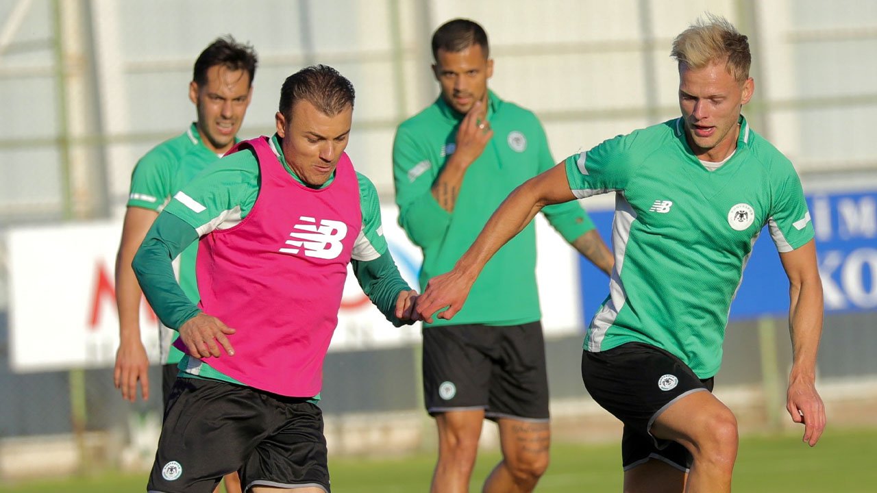 Konyaspor'un Fenerbahçe maçı hazırlıkları sürüyor