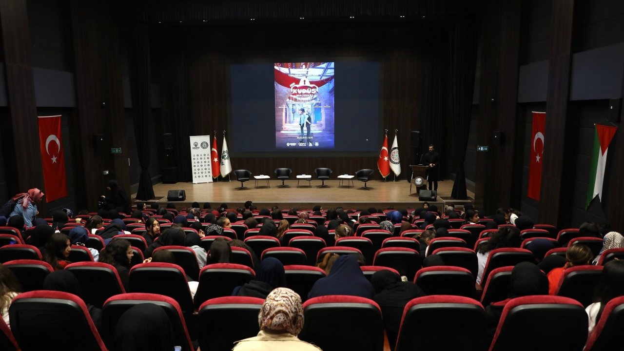 Karatay Belediye Başkanı Hasan Kılca  “Sırr Bir Kudüs Macerası” filmini öğrencilerle birlikte izledi