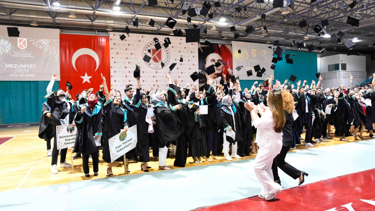 KTÜN'de Mezuniyet Sevinci