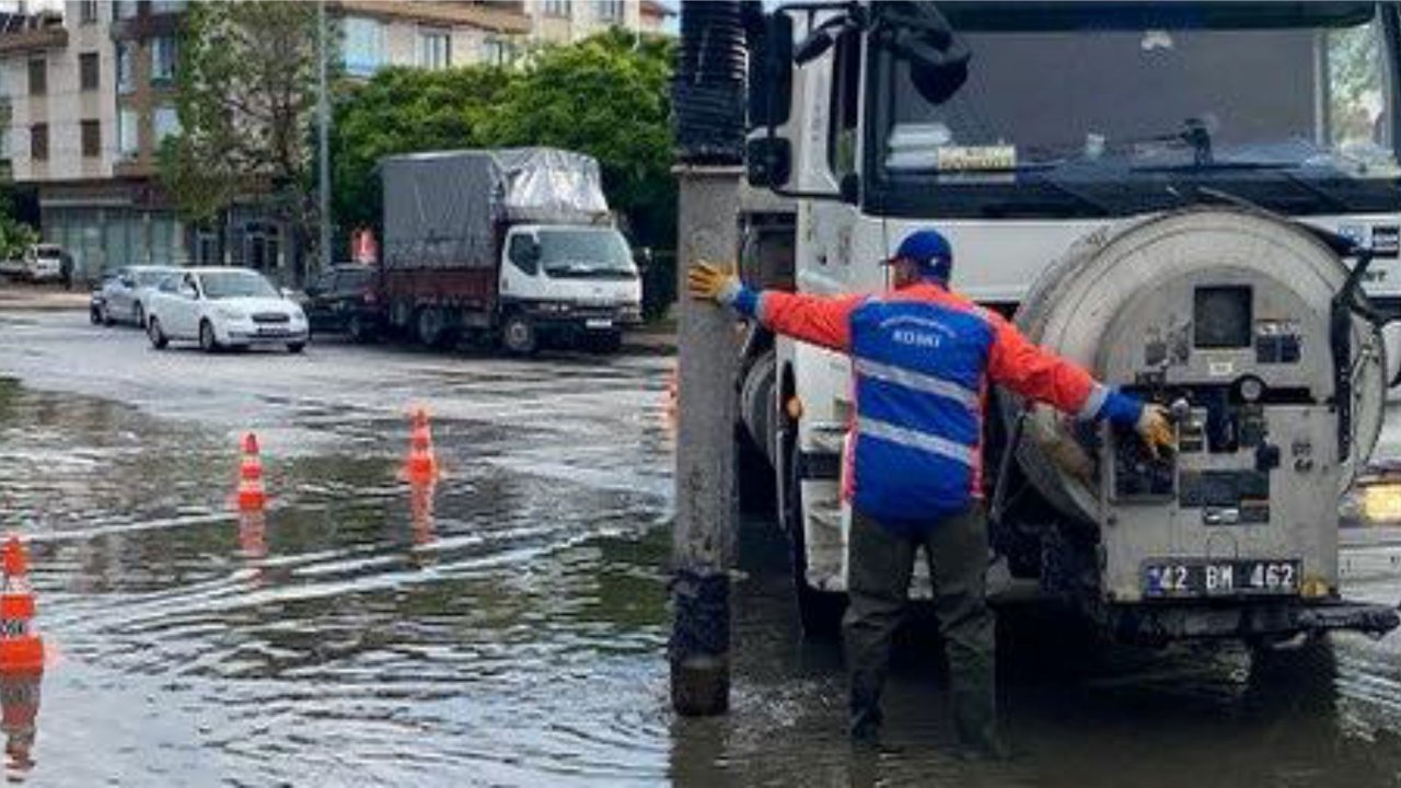 Konya'da ani sağanak yağışa anında müdahale: AKOM 167 personel ve 59 araçla sahada