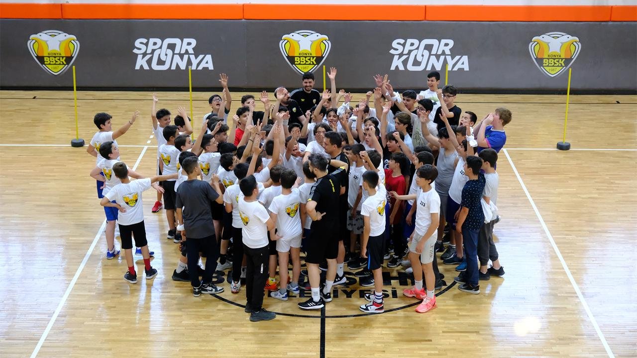 Konya'da geleceğin basketbolcuları yetişiyor