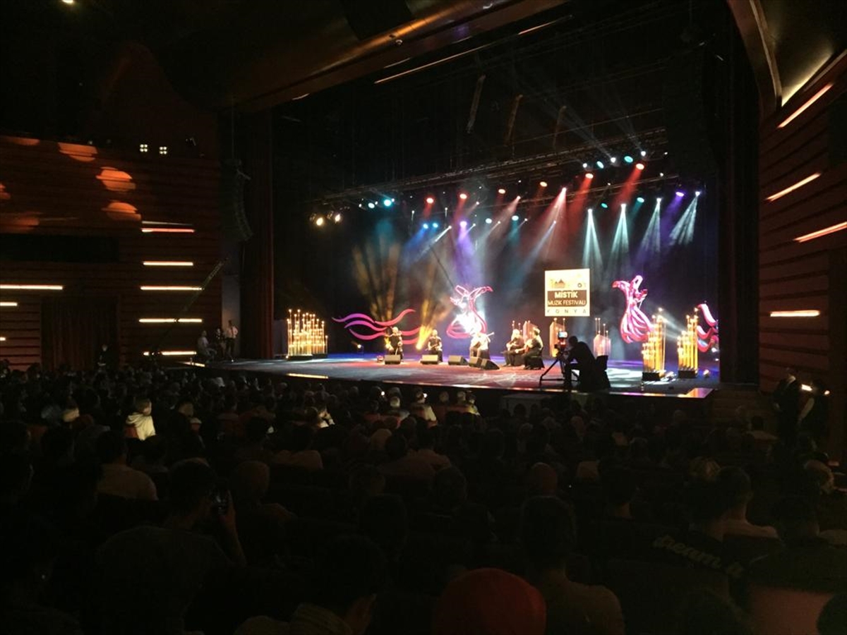 "19. Uluslararası Konya Mistik Müzik Festivali" sekizinci gününde sürdü