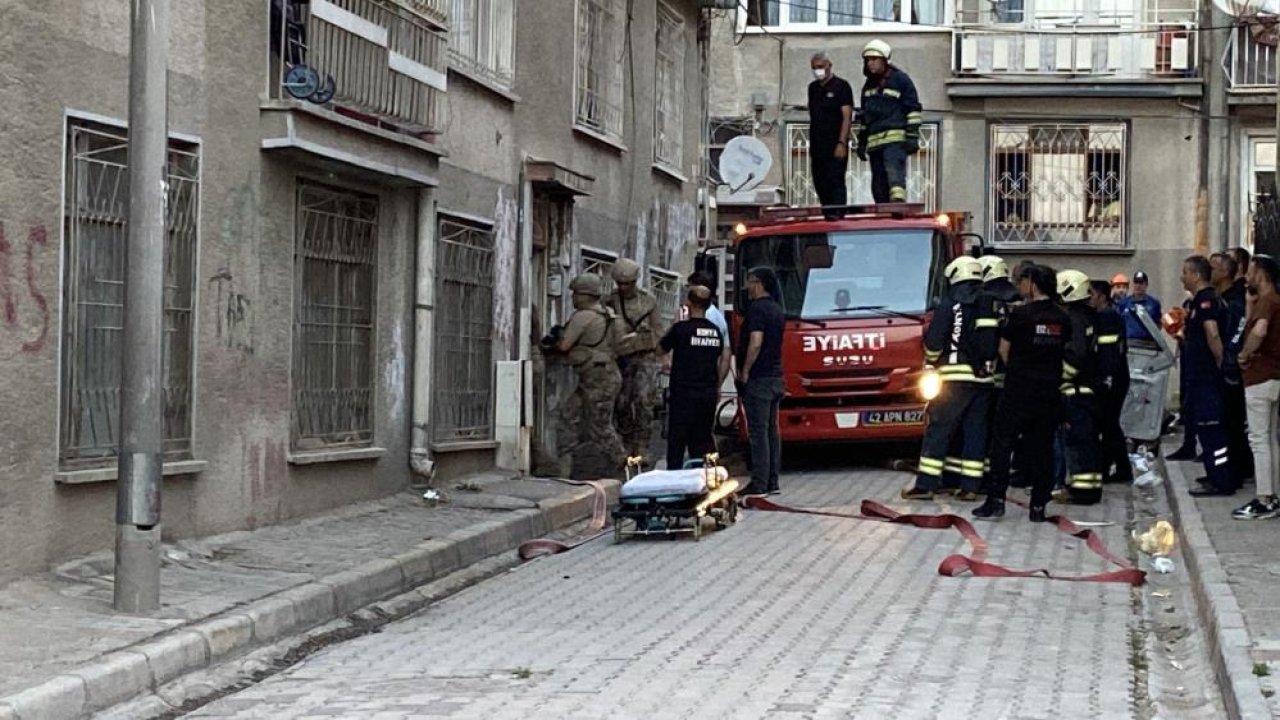 Konya’da evini ateşe verip kendini tehdit etti!