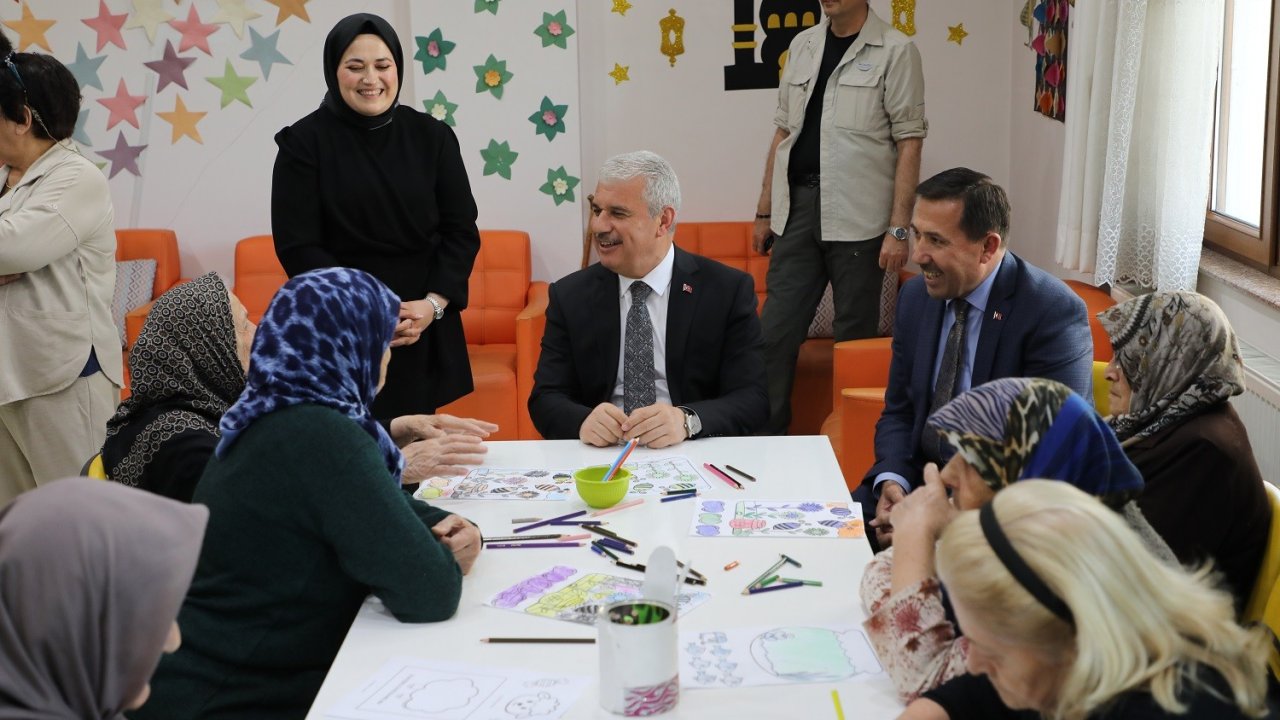 Konya Valisi İbrahim Akın Karatay'da Türkiye’ye örnek olarak gösterilen Karatay Alzheimer Gündüz Yaşam Merkezi’ni ziyaret etti