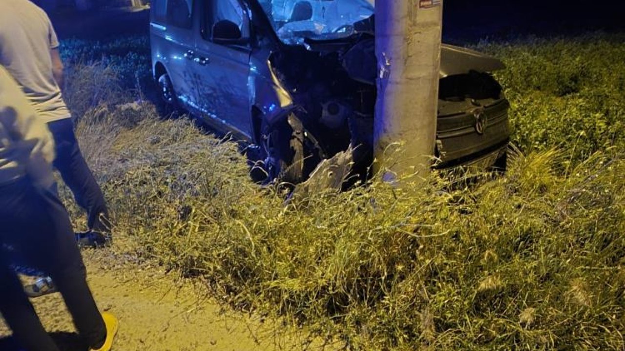 Konya'da otomobil beton direğe çarptı: 5 yaralı