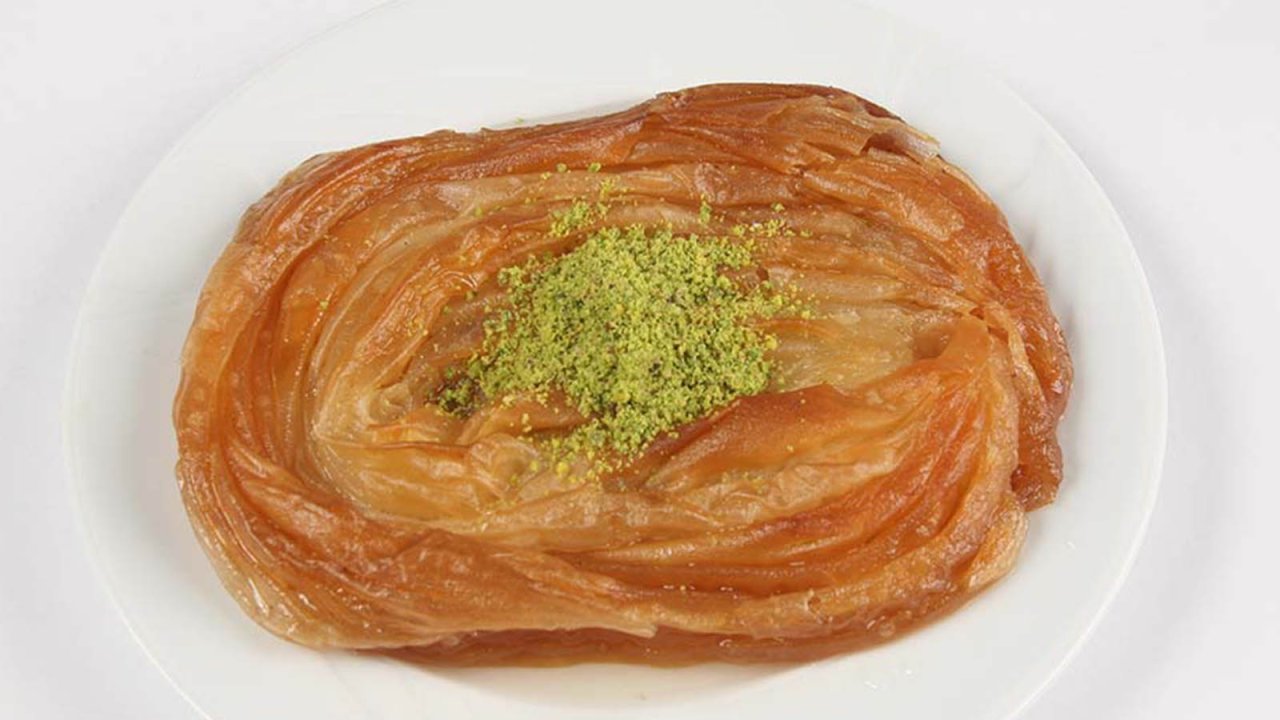 Konya’nın “Saç Arası” Tatlısı: İki Sac Arasında Pişen Coğrafi İşaretli Lezzet!