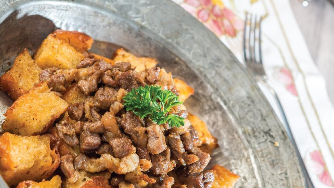 Konya mutfağının doyurucu lezzeti! Ekmek Salması tarifi ve püf noktaları!