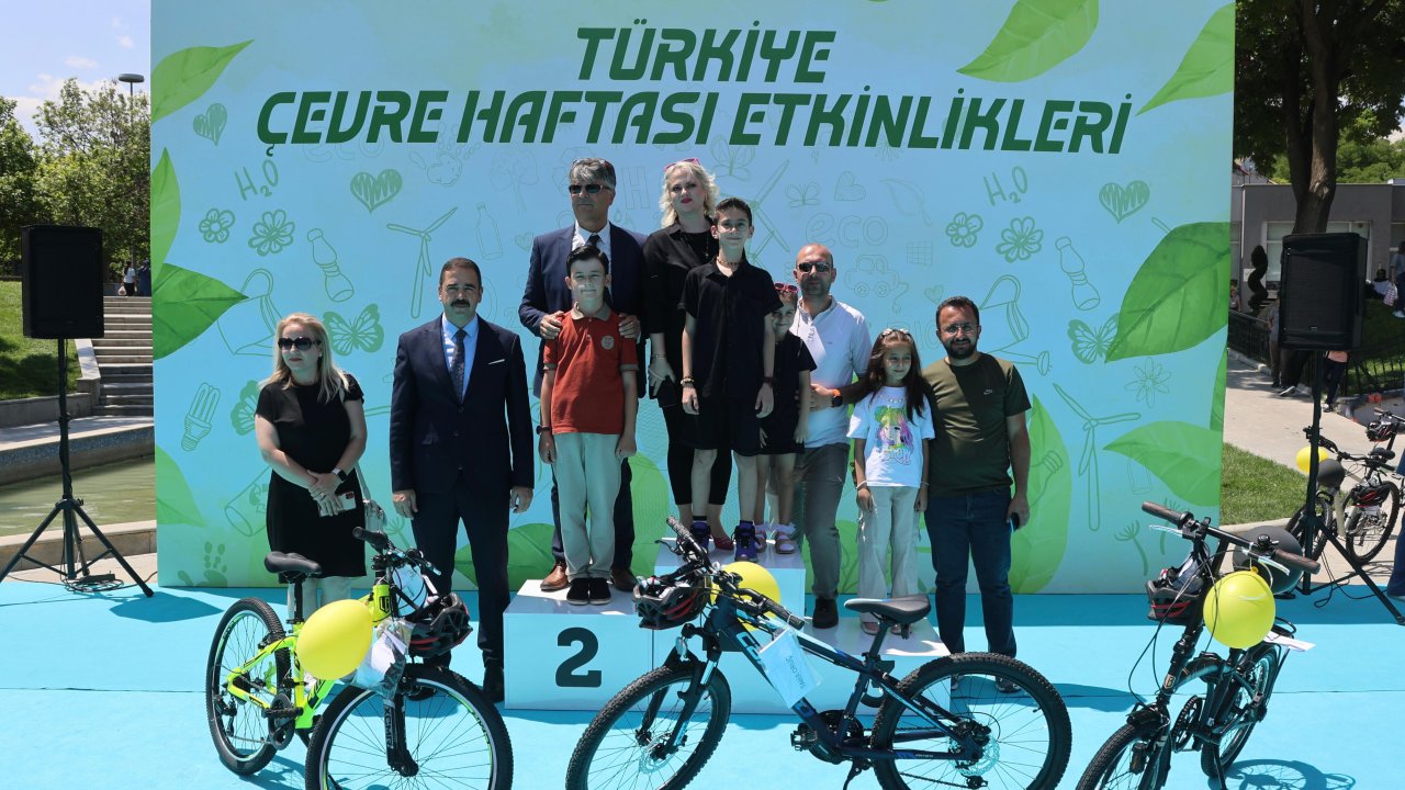 Konya'da dereceye giren öğrencilere ödülleri verildi