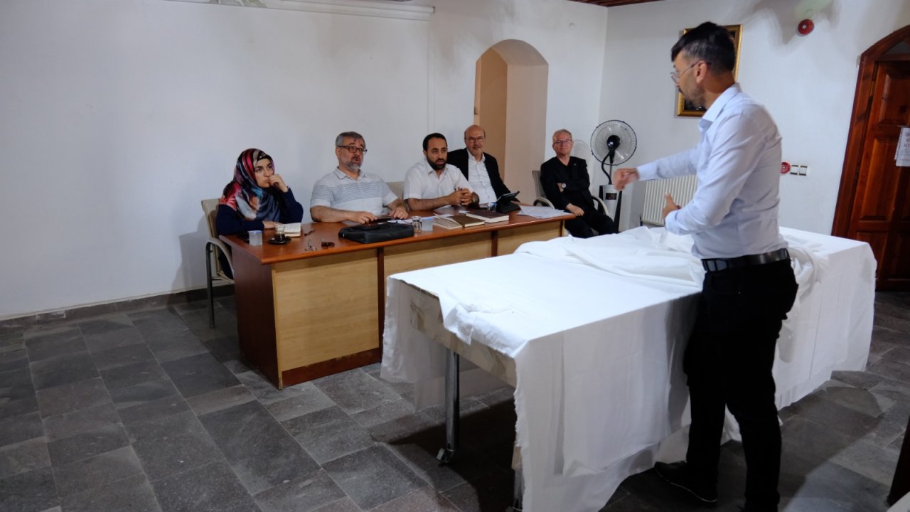 Akşehir Belediyesi’nden hassas görev İçin titiz seçim: Gassallar uygulamalı mülakatta ter döktü!