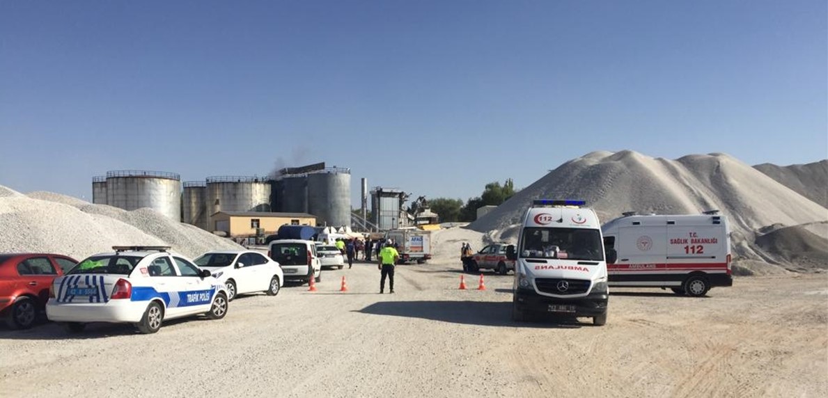 Konya'da asfalt şantiyesinde meydana gelen patlamada 2 işçi yaralandı