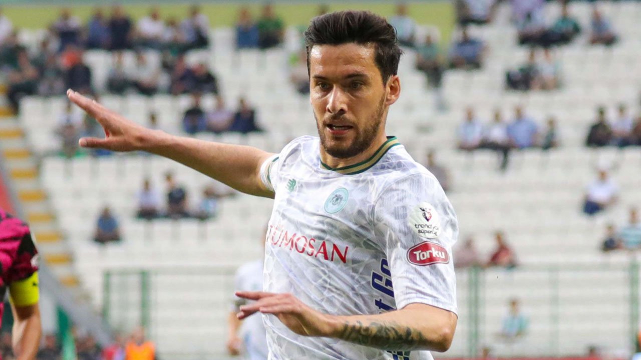 Konyaspor forvetinden vefa örneği: Eski kulübüne bağış yaptı