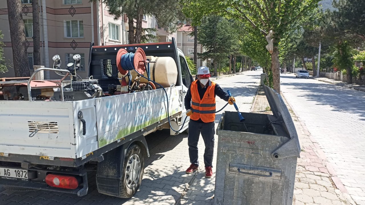 Konya'da bu belediye ilaçlama çalışmalarına başladı!