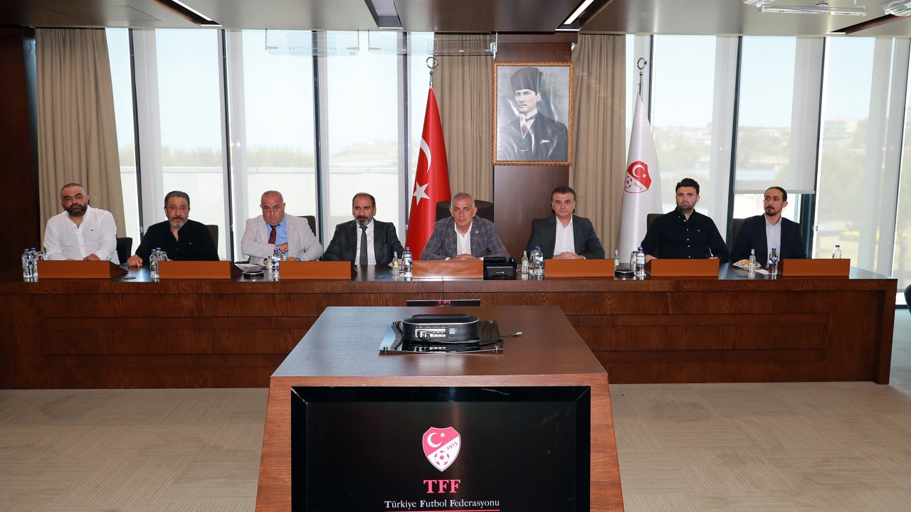 TFF Başkanı Hacıosmanoğlu, TFF 2. Lig Kulüp Başkanları ile bir araya geldi