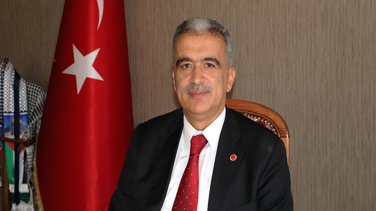 Demirel: "Konya’da halkın uçması değil, beklemesi tercih ediliyor"