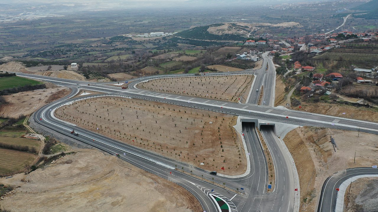 Karayollarında yol çalışmaları devam ediyor: Hangi güzergâhlar etkilenecek?