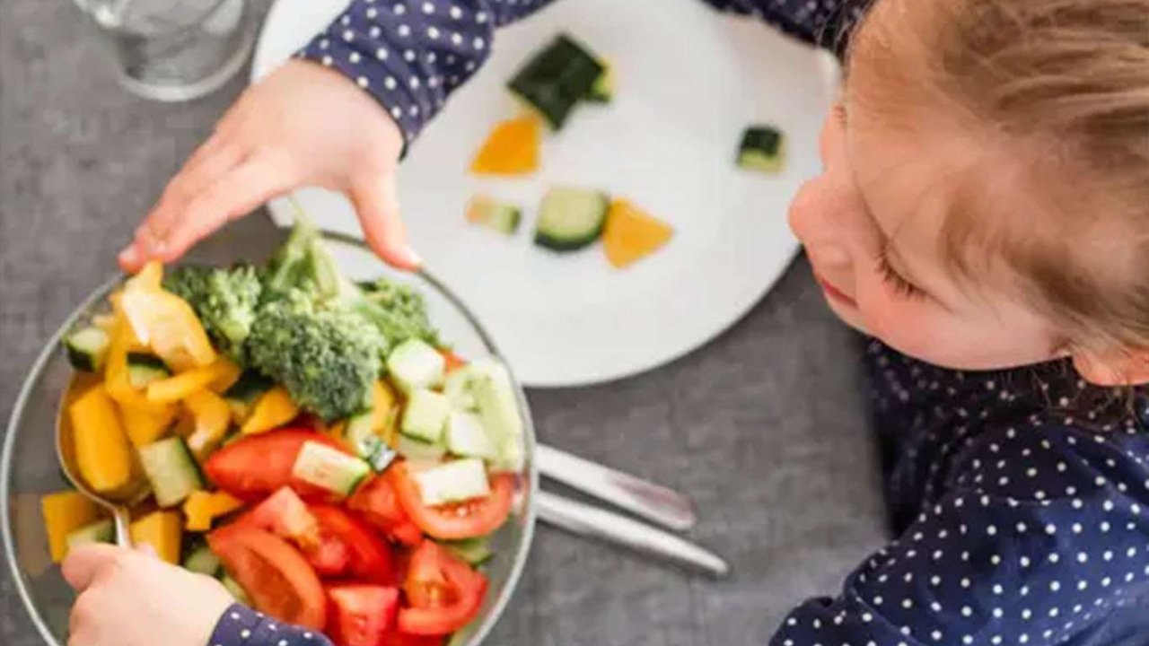 Vegan beslenen çocuklar sağlıklı büyüyebilir mi? Uzmanlar ne diyor?