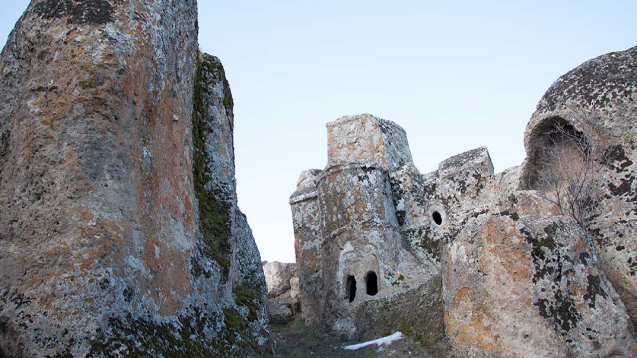 Konya’daki kaya kilise gizemleri: Kilistra’nın Haçlı Şapeli tarihe ışık tutuyor!