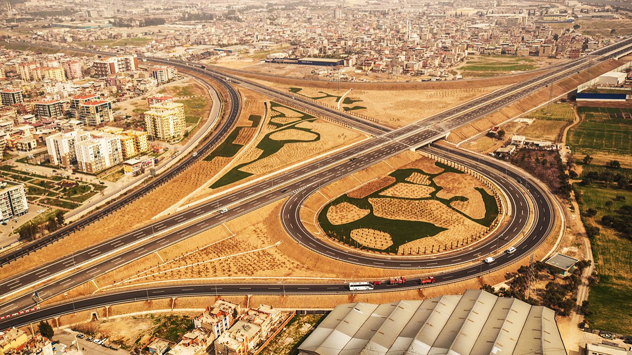 Türkiye genelinde yol çalışmaları sürüyor: Hangi güzergâhlarda trafik aksayacak?
