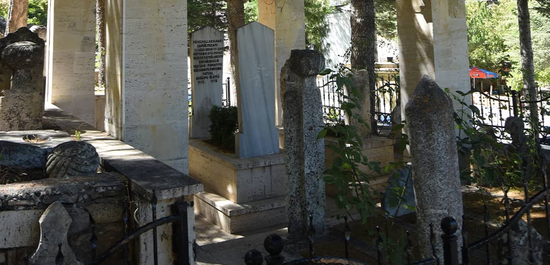 Hz. Hâdimî Türbesi: Konya Hadim’de mistik havasıyla ziyaretçilerini karşılıyor!