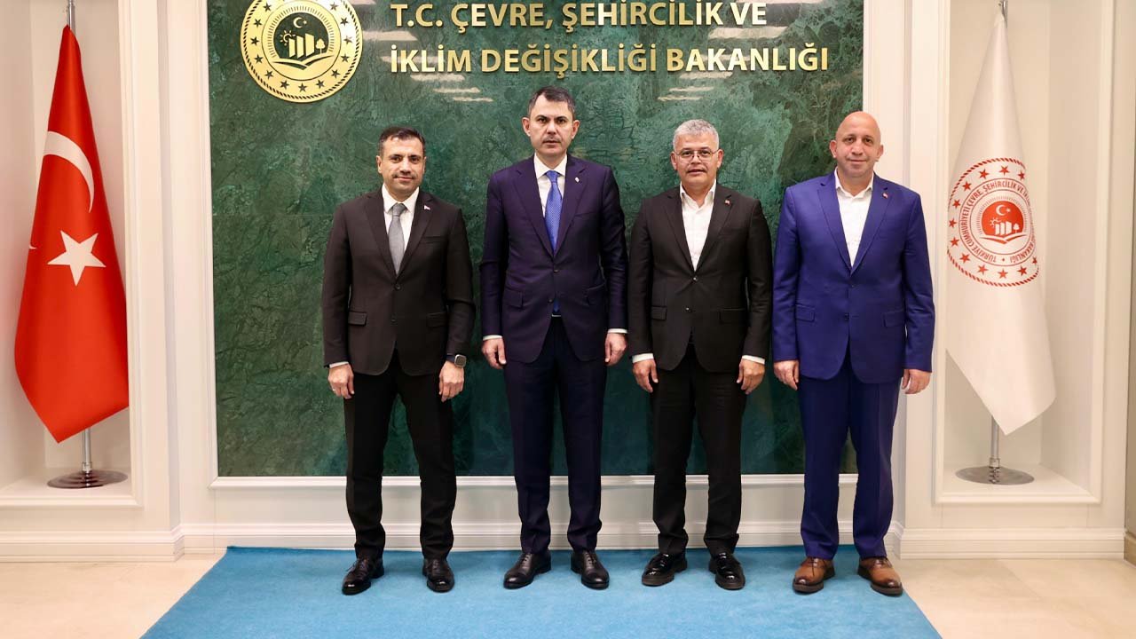 Konyaspor'dan Bakan Kurum'a ziyaret