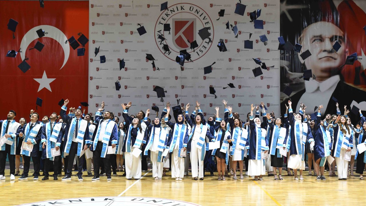 KTÜN’de mezuniyet sevinci!