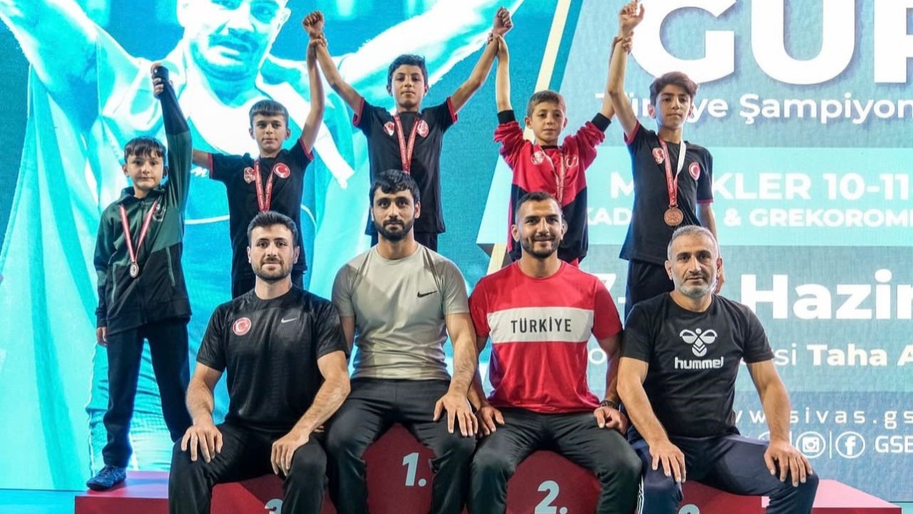 Karatay'ın güreşçilerinden büyük başarı