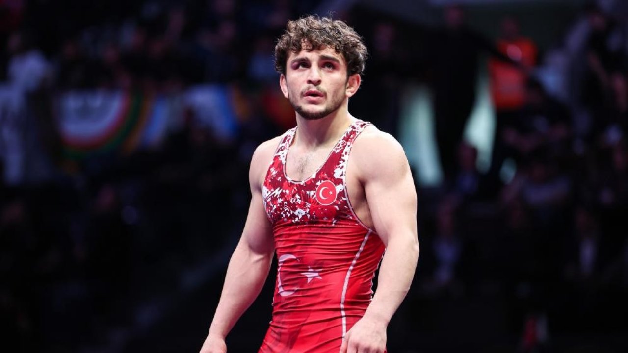 Milli Sporcu Ahmet Duman'dan altın madalya