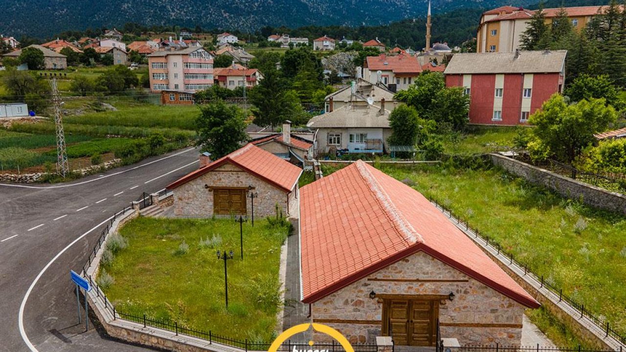 Torosların eteğinde zamana direnen tarih: Derebucak’taki Büyükhan!