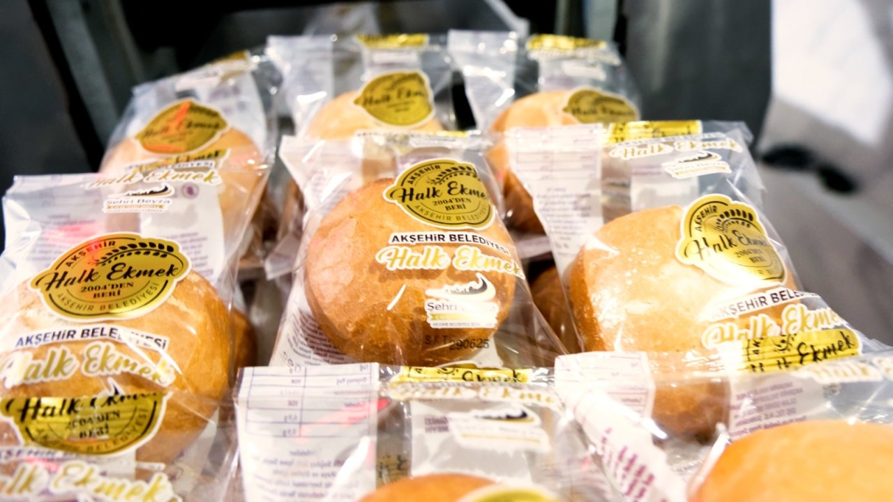 Konya Akşehir Halk Ekmek’ten yeni ürün: Paketli Roll ekmek üretimde!
