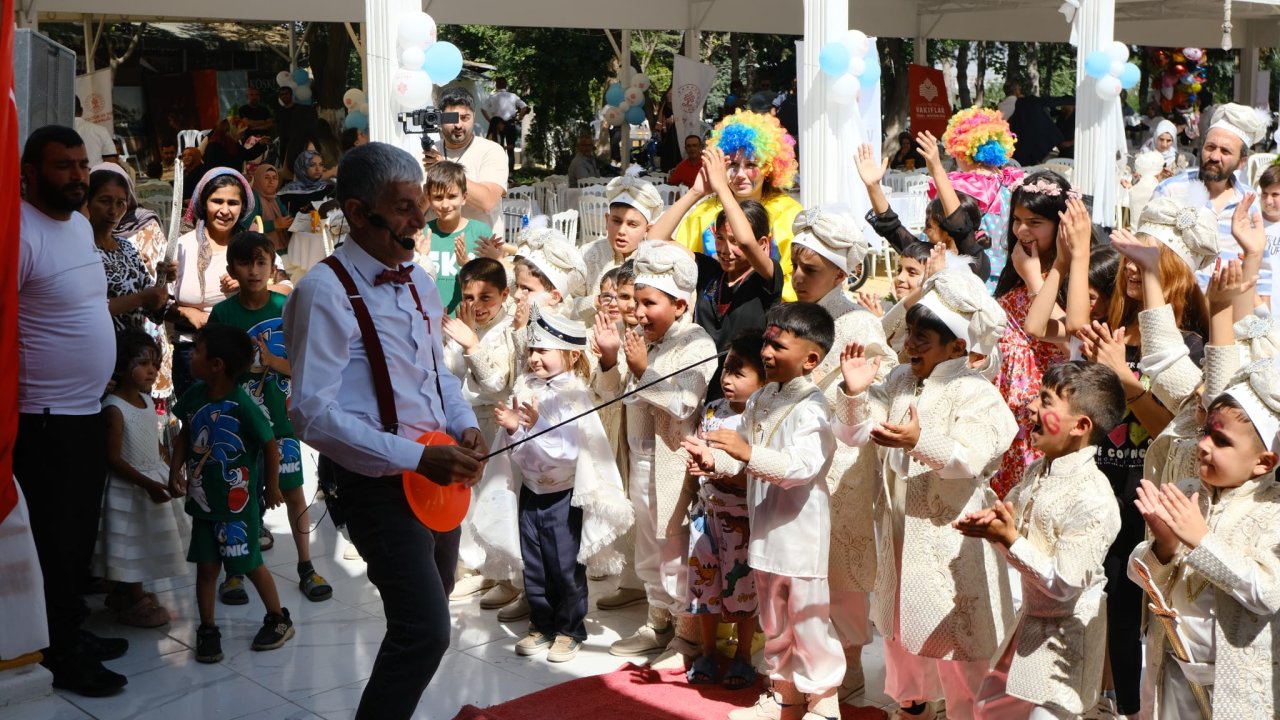 Konya'da 529 yıllık vakıf çocukların yüzünü güldürdü