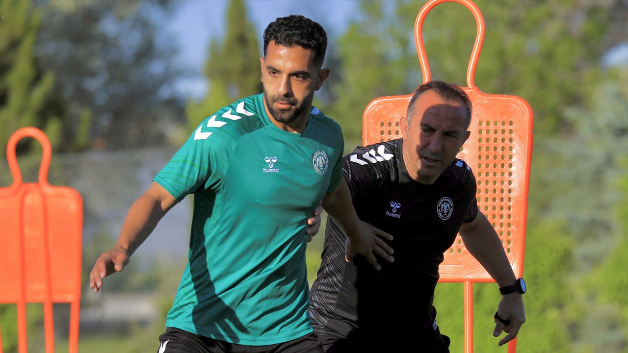 Konyaspor günü çift idman yaparak tamamladı