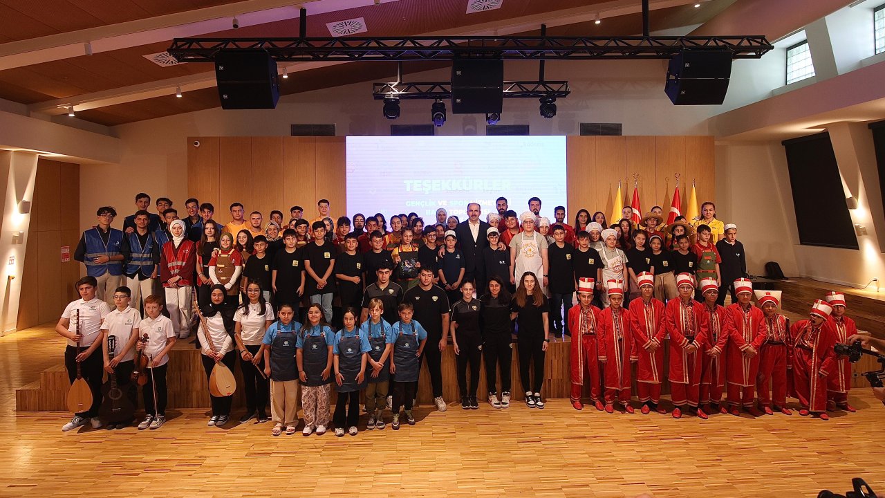 Başkan Uğur İbrahim Altay gençlere yönelik faaliyetleri anlattı