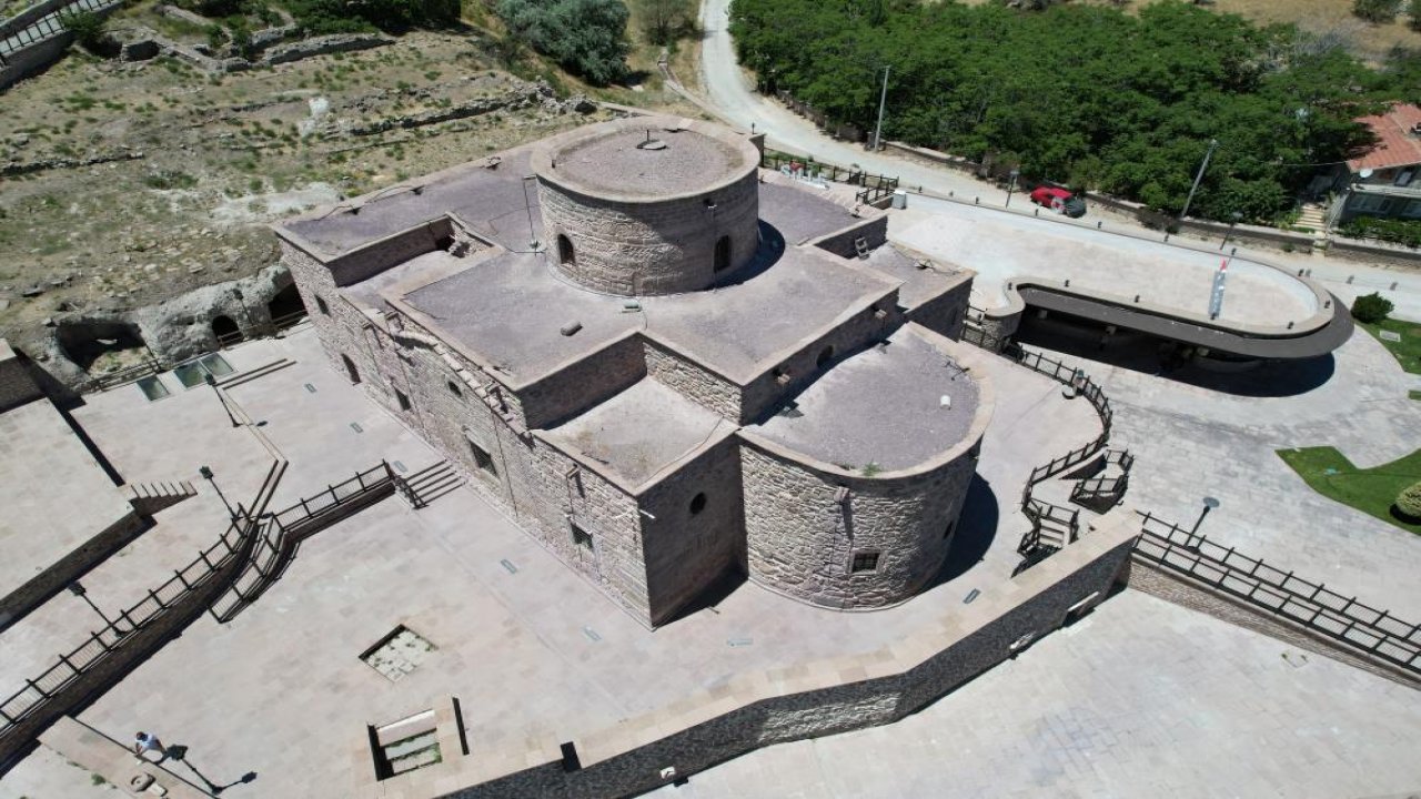 Konya'da bin 700 yıldır ayakta olan kilise, müze olarak ziyaretçilerini ağırlıyor!