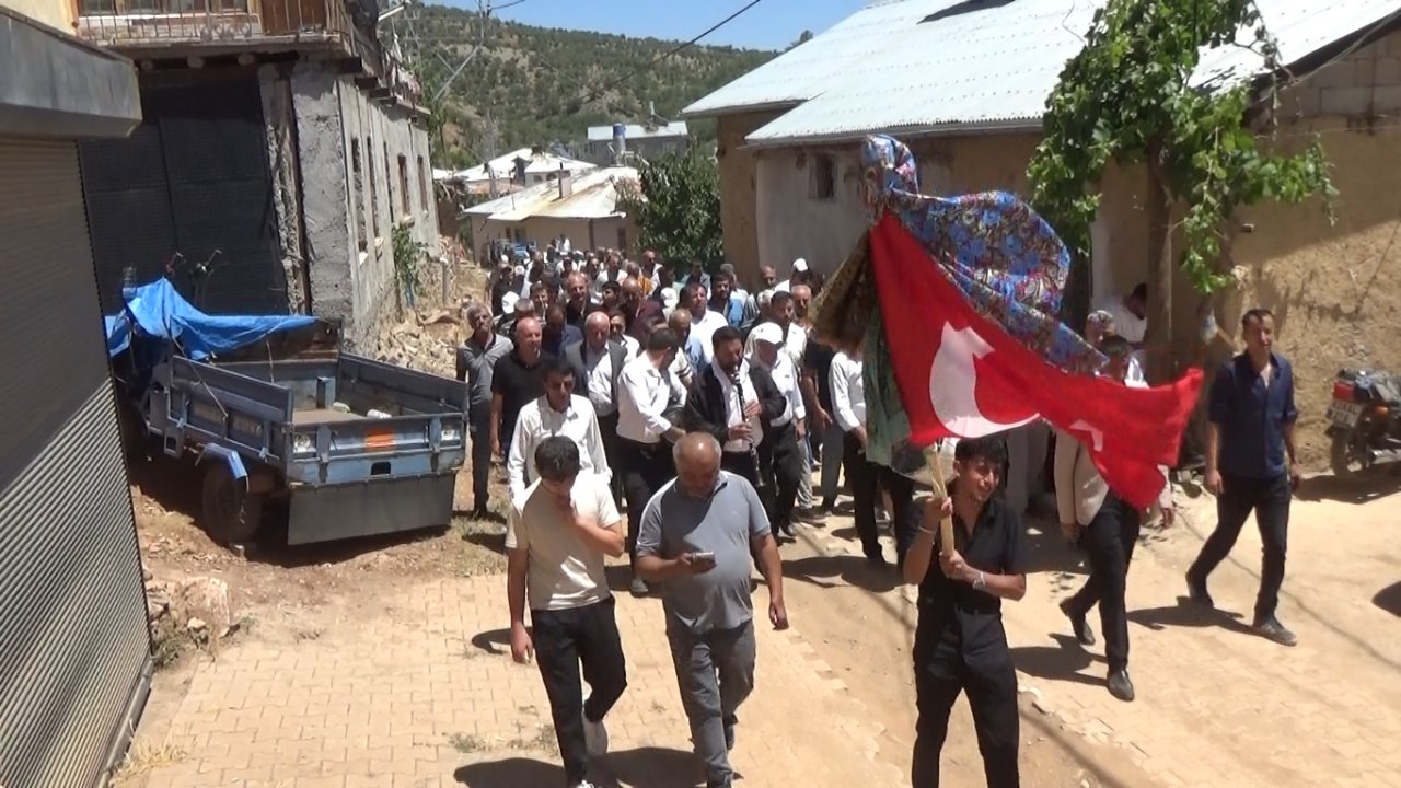 Konya Aşağı Eşenler’de örnek düğün: Ne silah, ne gürültü, sadece gelenek!