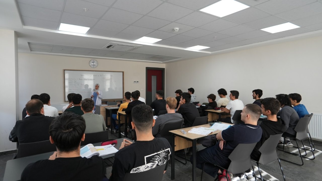 Konya'da gençler yaz tatilinde Lise Medeniyet Akademileri'nde buluşuyor