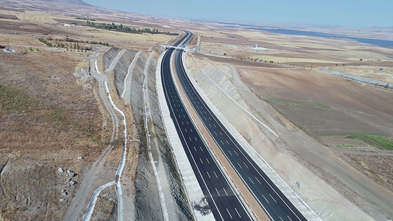 Türkiye’de 9 noktada yol çalışmaları devam ediyor: İşte detaylar ve alternatif rotalar!