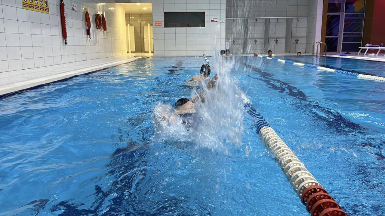 Uzmanı uyardı ciddi sağlık riskleri taşıyabiliyor: Havuzlarda enfeksiyon tehlikesi