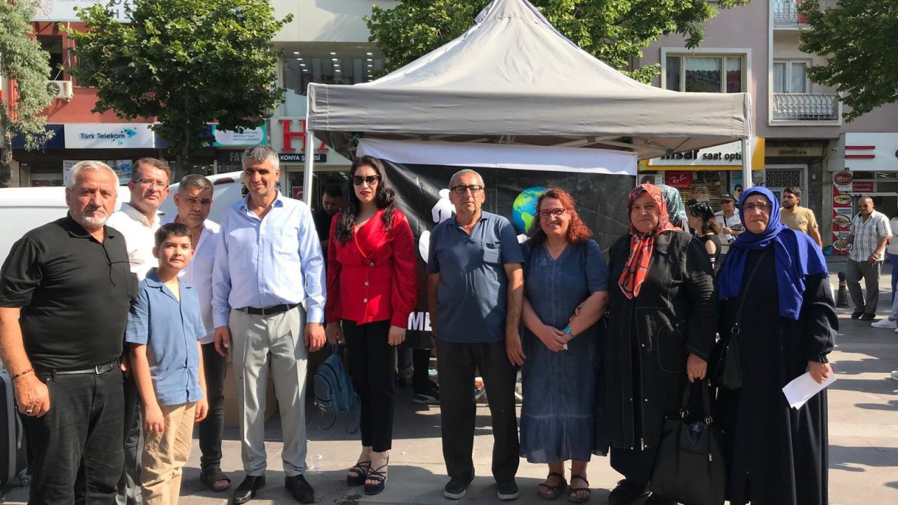 Dünya Görmeyenler Derneği’nden Zafer Meydanı’nda 3 bin kişilik aşure dağıtımı!