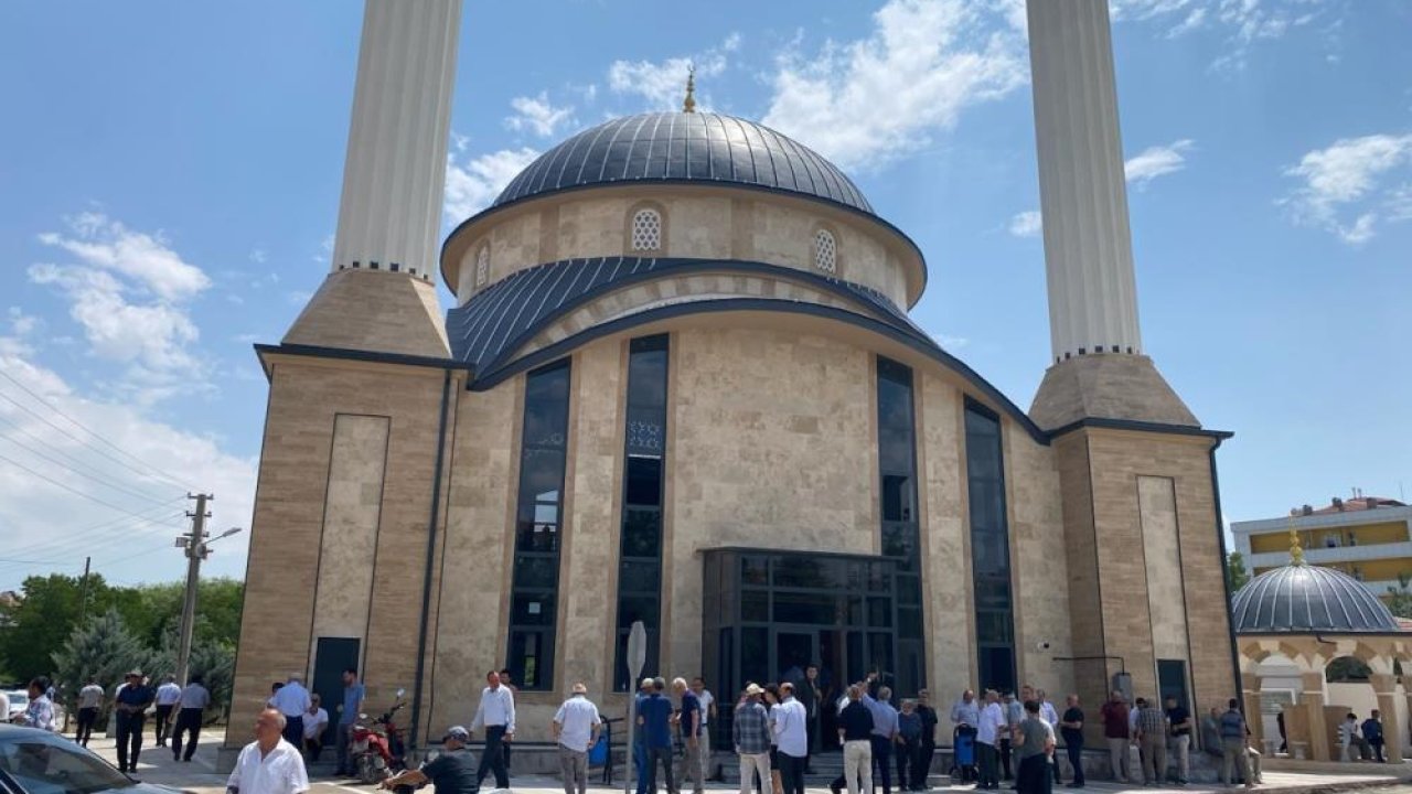 Kulu'da yapımı tamamlandı ibadete açıldı:  İlk Cuma Namazı kılındı