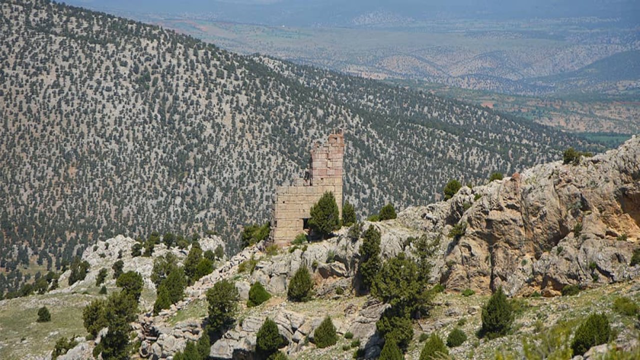 Zengibar Kalesi: Orta Anadolu’nun kaybolan efesi gün yüzüne çıkıyor!