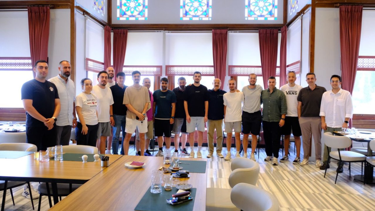 Konya’da basketbolun geleceği için kritik buluşma: Antrenörler Akyokuş’ta Bir Araya Geldi