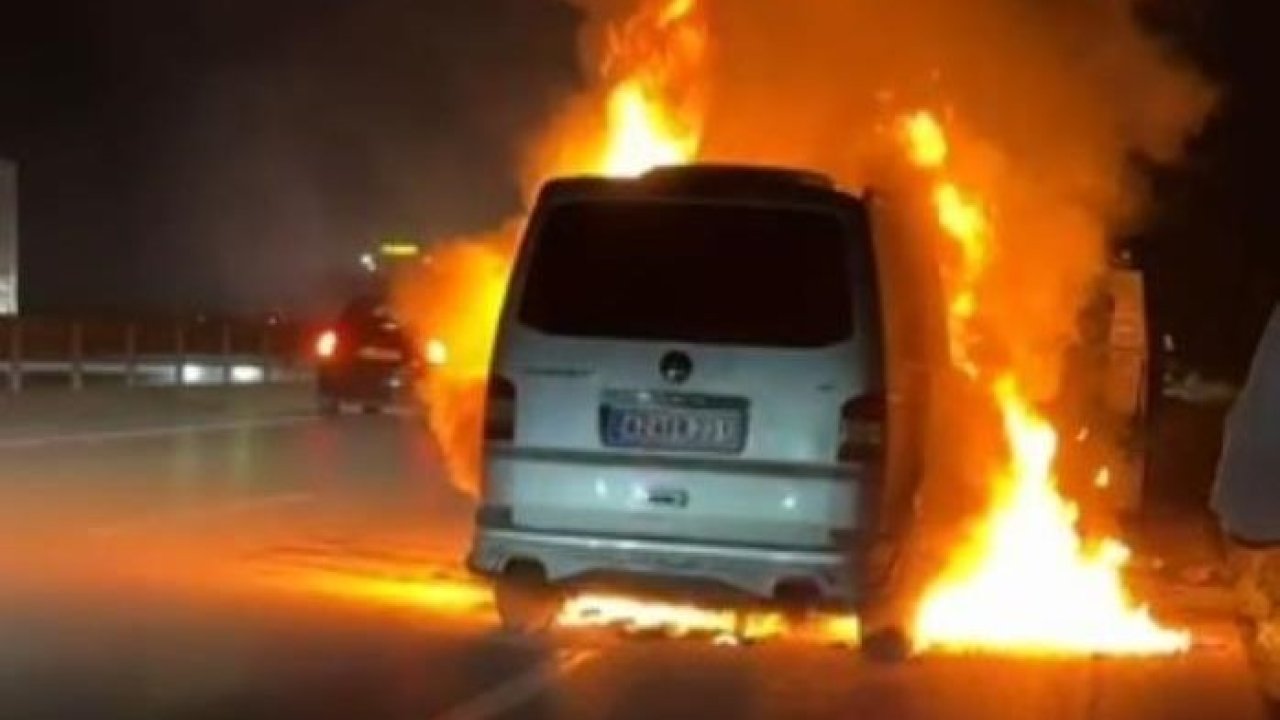 Konya'da minibüs alevlere teslim oldu