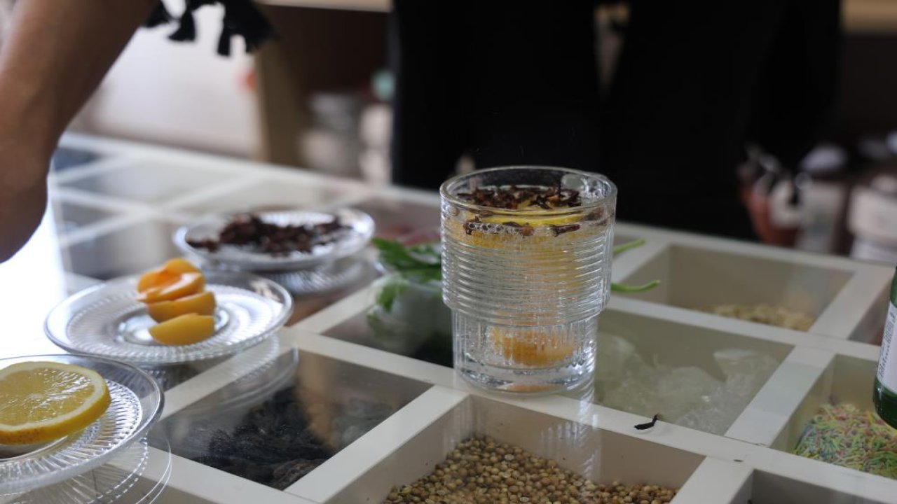 Bunaltıcı sıcaklarda en basit karışım: "Bitkisel Churchill"