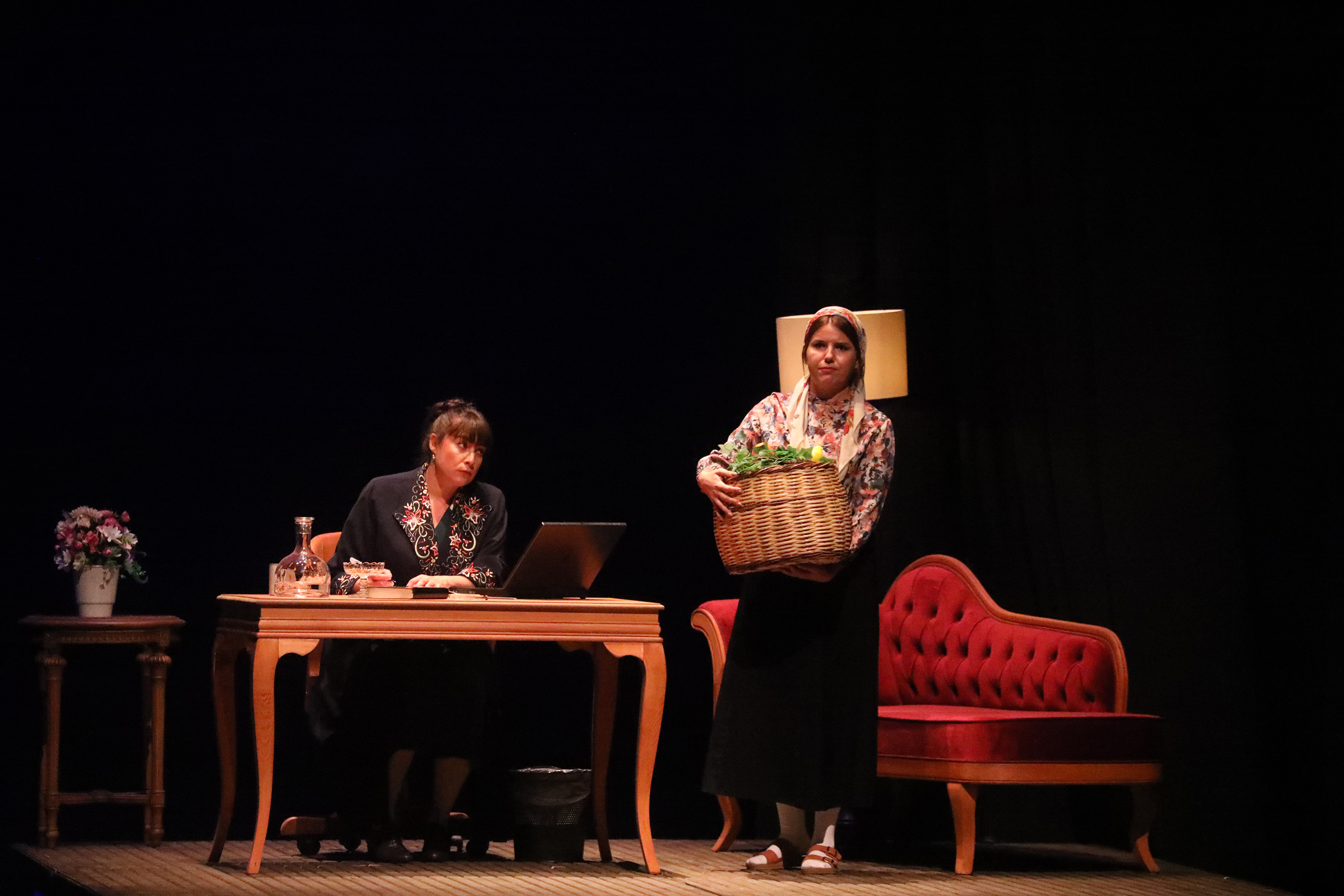 Konya’da “Vali Hanım” Tiyatro Oyunu Yoğun İlgi Gördü